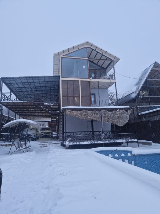 Айна Коттедж Біркөлік