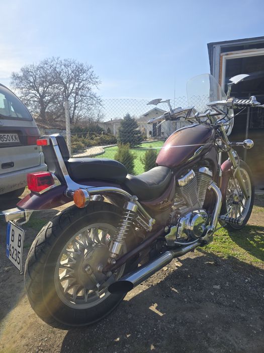 Suzuki Intruder VS 700