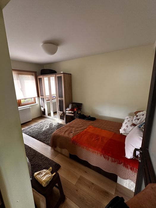 Persoana fizica vand apartament 3 camere  cu gradina !