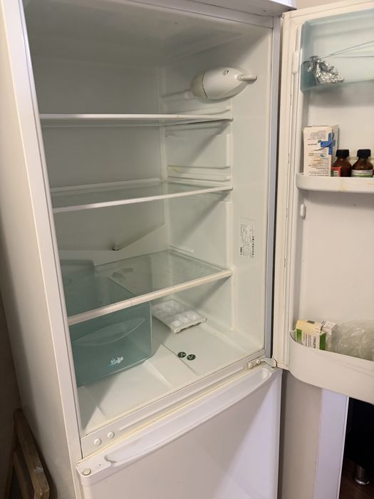 Продаю холодильник Stinol