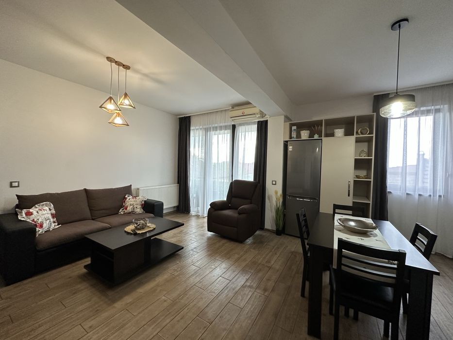 Inchiriez apartament 2 camere, ultracentral,, lux,, loc parcare, Mures