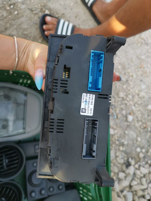 Интериор, климатроник и СД за Опел Мерива / Агила А