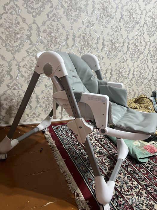 детский стулчик почти новый