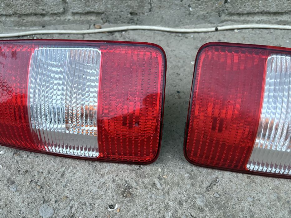 Ляв и десен стоп за VW Caddy III / Кади 3