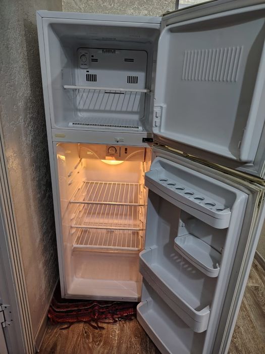 Продам холодильник