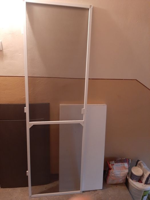 Vând rame cu sită pentru uși termopan