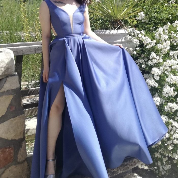 Красива бална рокля с гол гръб