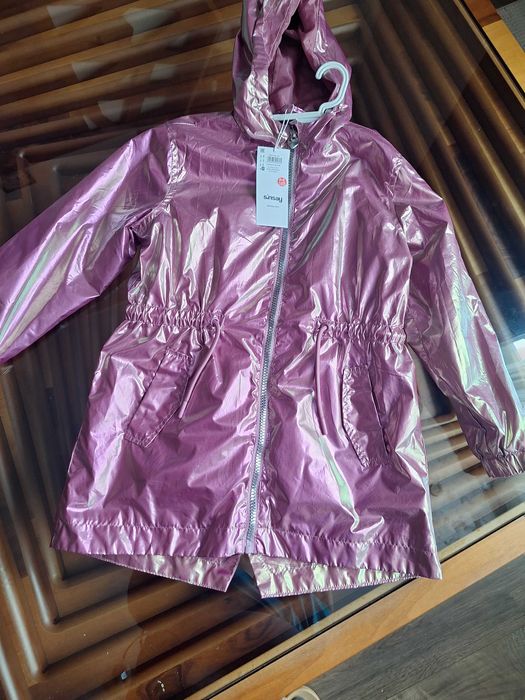 Продавам дрехи 3/4,4/6,122/128,140 нови или само махнат етикет