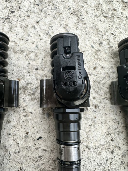 Injectoare audi a3 passat b6 BMN BMR continental 03G130073T