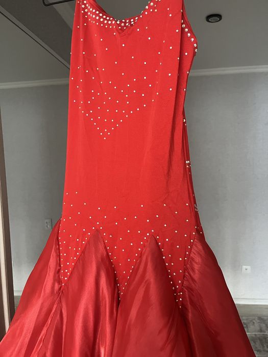 Платье вечернее, бальное, праздничное