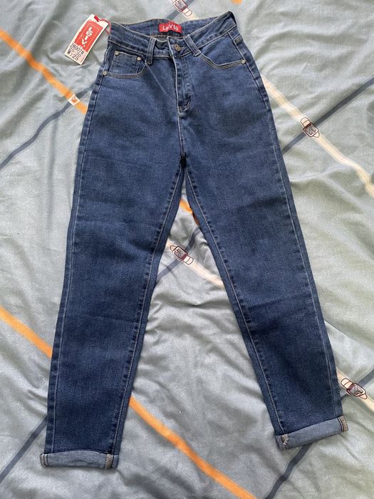 Джинсы женские