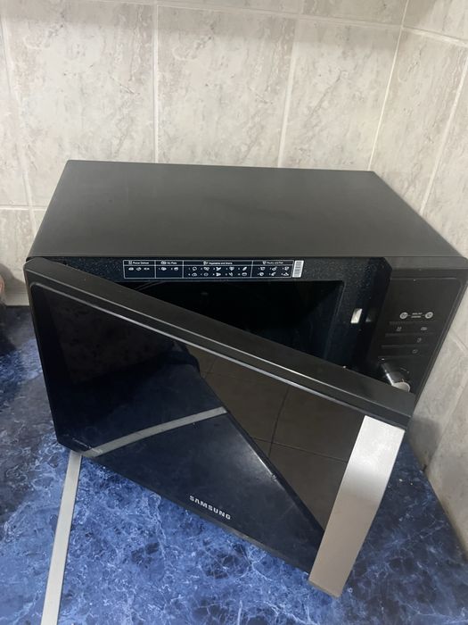 Cuptor microunde samsung model: ms23f301tak cu interior ceramic