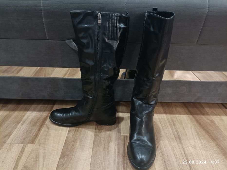 Продам зимние сапоги