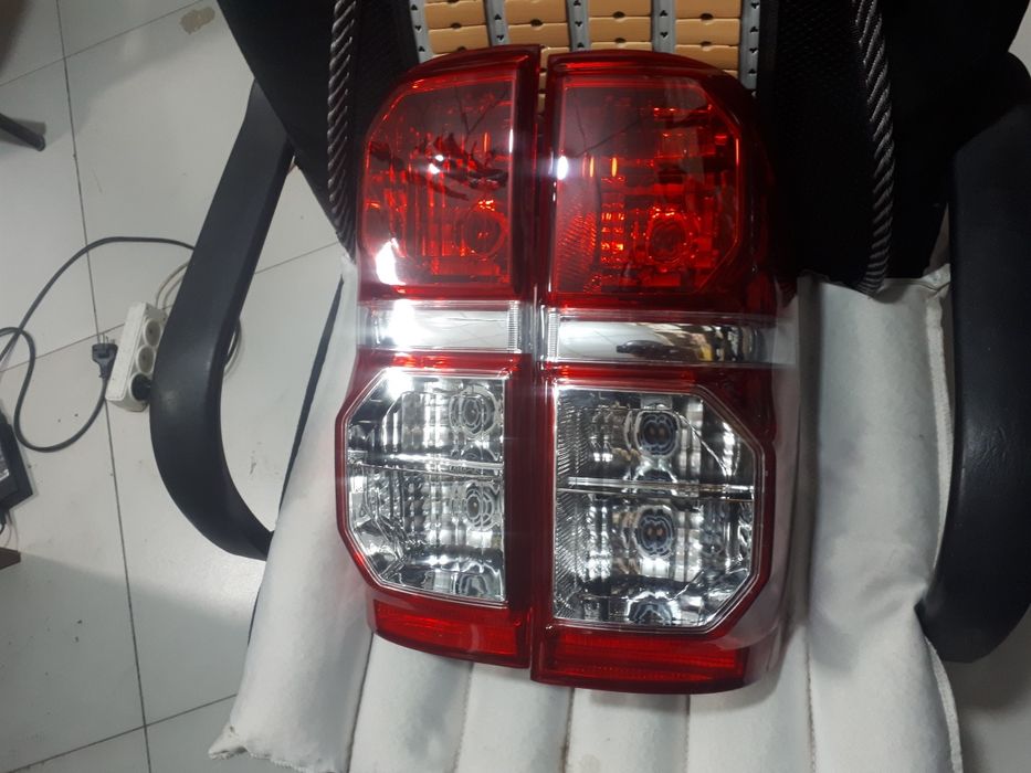 Фонари задние Hilux