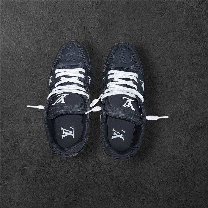 Adidași Louis vuitton