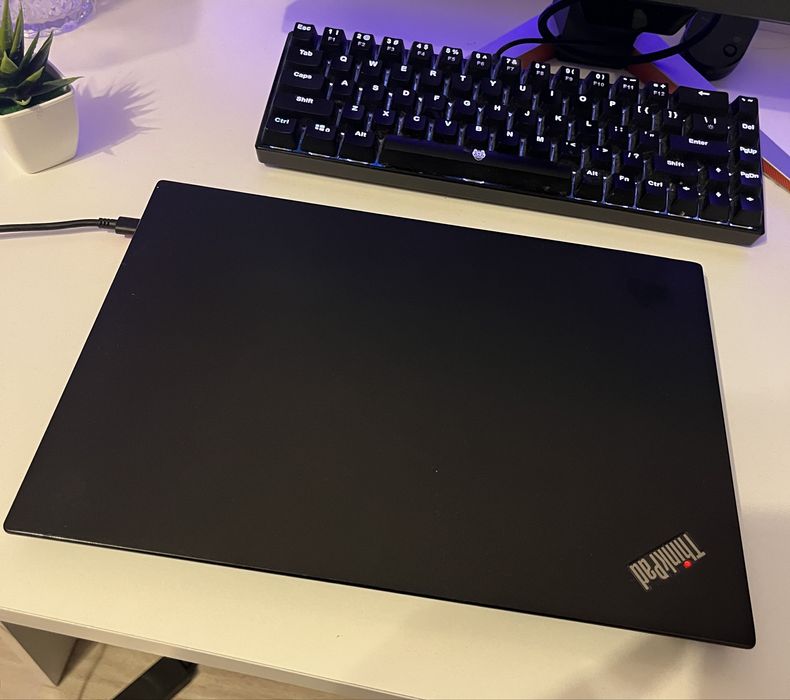 Lenovo Thinkpad X13 / Gen 1 / AMD Ryzen 3 PRO 4450U / 8GB RAM