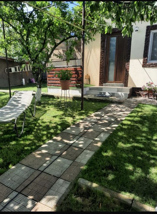Garsoniera de inchiriat la casa cu terasa