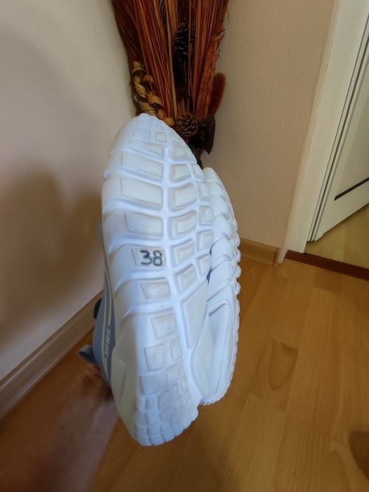Маратонки Nike uk 5 eur 38