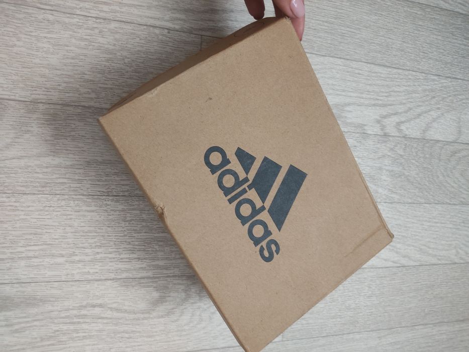 Продам детские кроссовки Adidas