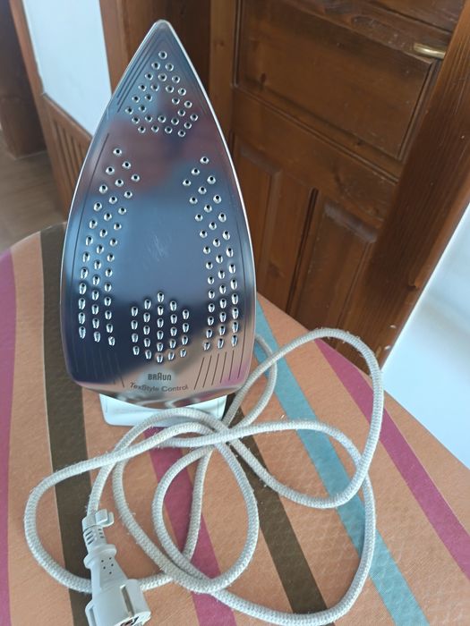 Aparat de calcat Braun