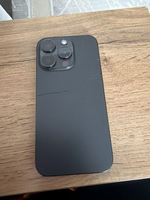 Iphone 15 pro в хорошем состоянии