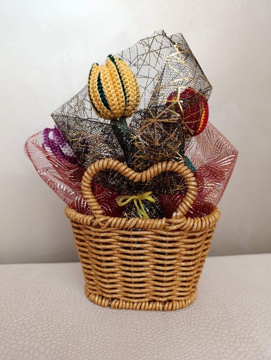 Ръчно изработено плетено цвете– Идеален подарък за 8 март