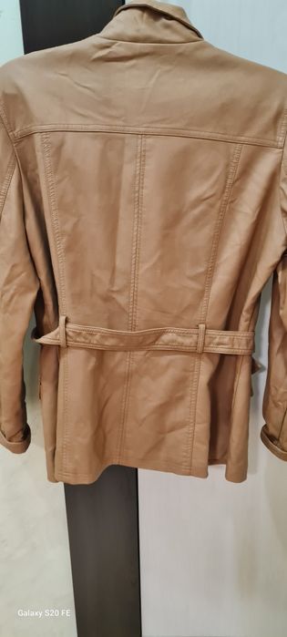 Дамско кожено яке