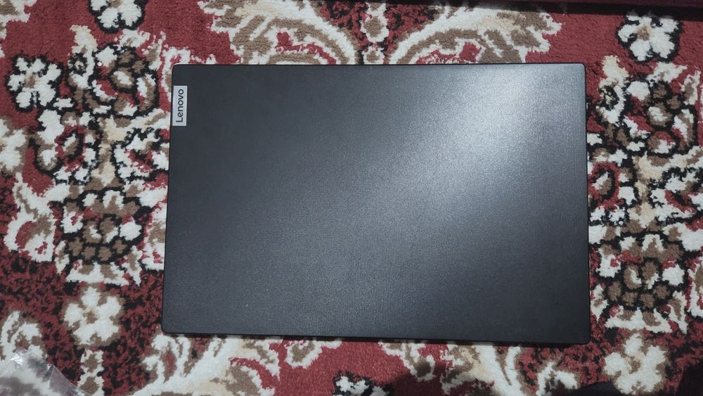 Lenova Noutbuki sotiladi