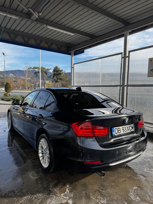 BMW Seria 3 F30 320d xDrive | 2013 | Automat | Interior Piele