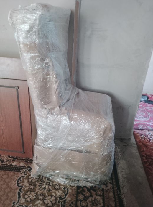 Продам стулья новые