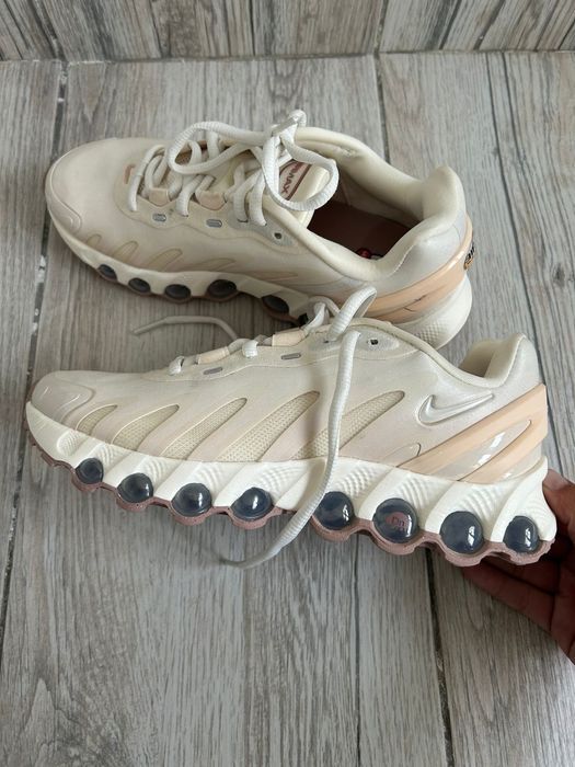 Adidasi nike noi dama