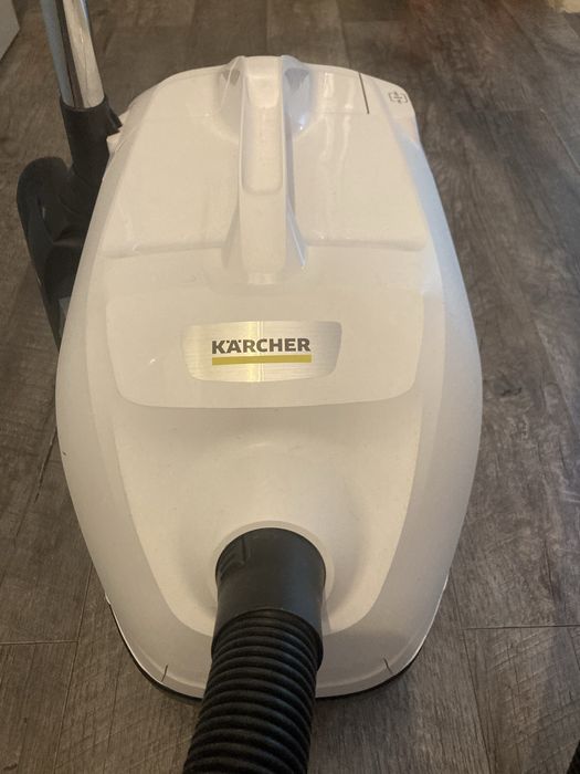 ПРАХОСМУКАЧКА С ВОДЕН ФИЛТЪР DS 6 WHITE