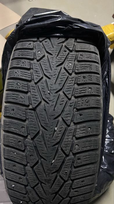 Продам шины 215/55/17