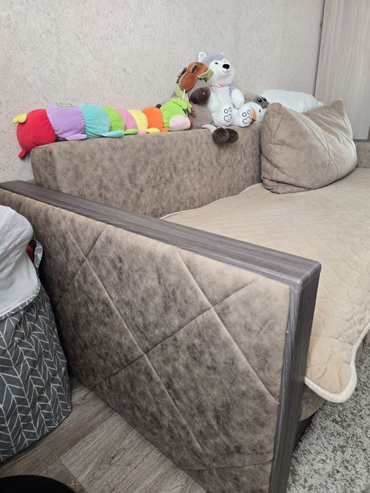 Продам диван еврокнижка