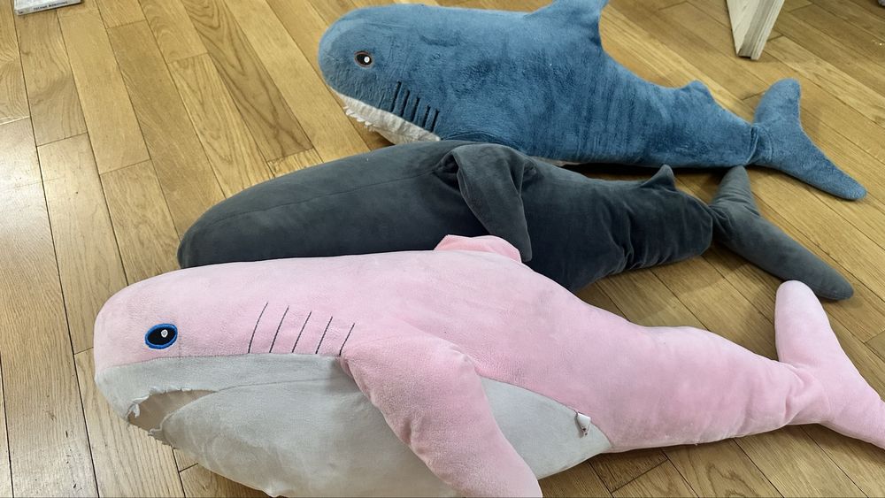 Продам 3 больших акул