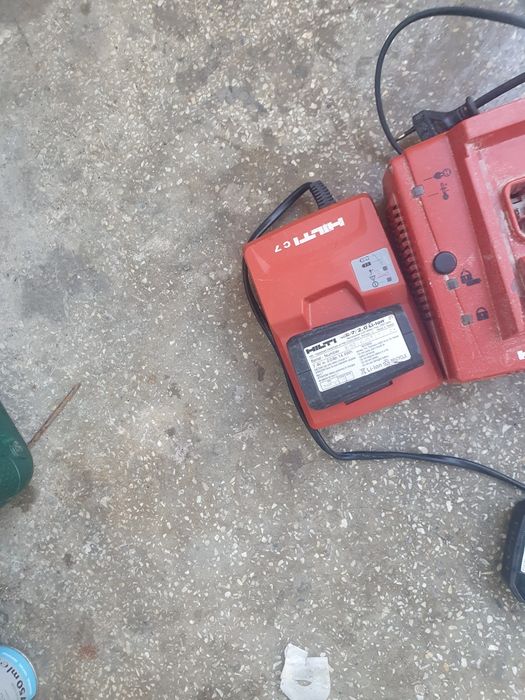 Bormasina Fein și încărcător  Hilti