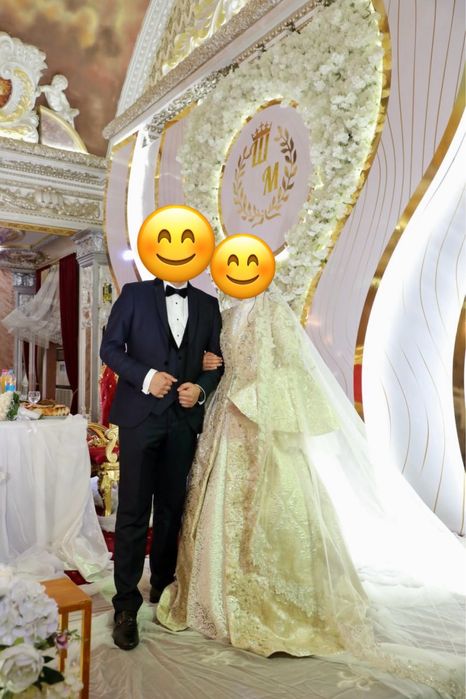 Срочно ансанбил сотилади деярли кийилмаган…..