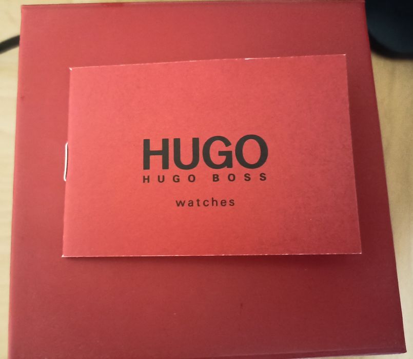 Продавам часовник HUGO BOSS