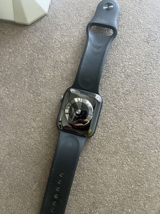 Apple watch 5 de 44 mm - 400 lei !