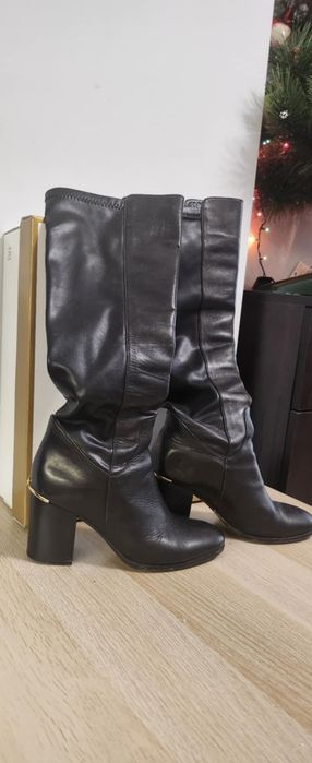 Ботуши от естествена кожа Sara pen
Цена 45 лв