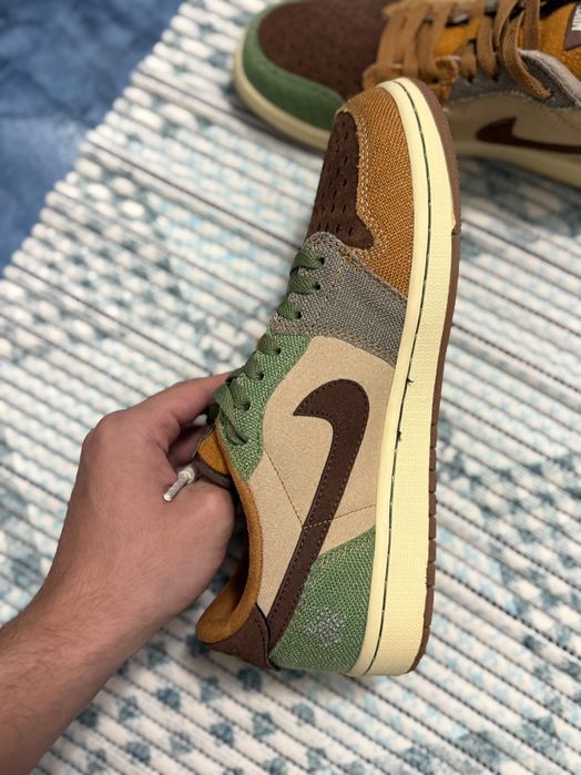 adidasi jordan 1 travis scott
