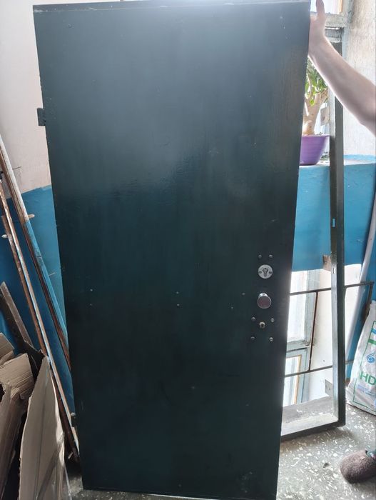 Железная входная дверь