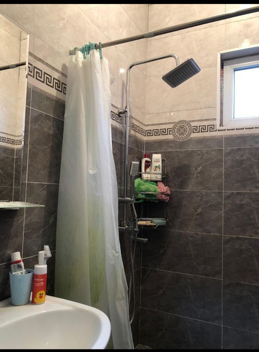 Очень большой, теплый дом.