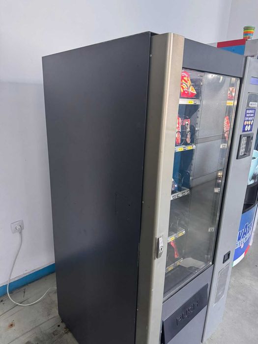Вендинг автомат за пакетирани храни и напитки Bianchi BVM671