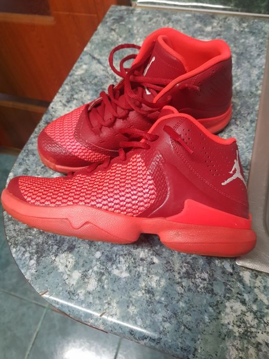 Vand adidasi dama Nike Jordan