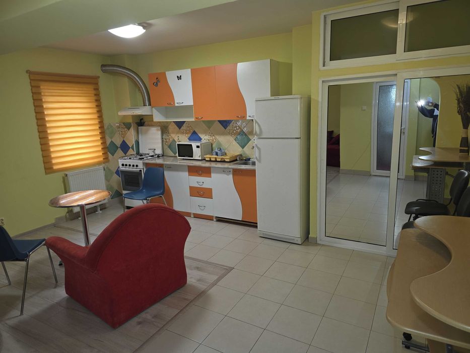 Garsoniera moderna in Trivale, stradal, complexul II