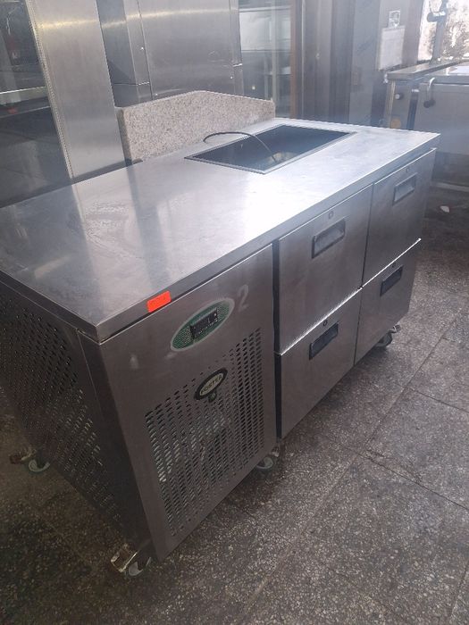 Хладилна маса FOSTER  чекмеджета