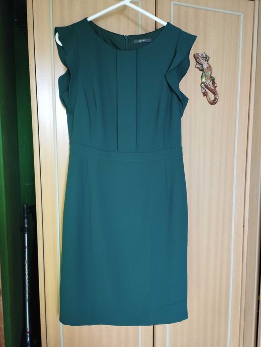 Официална зелена рокля