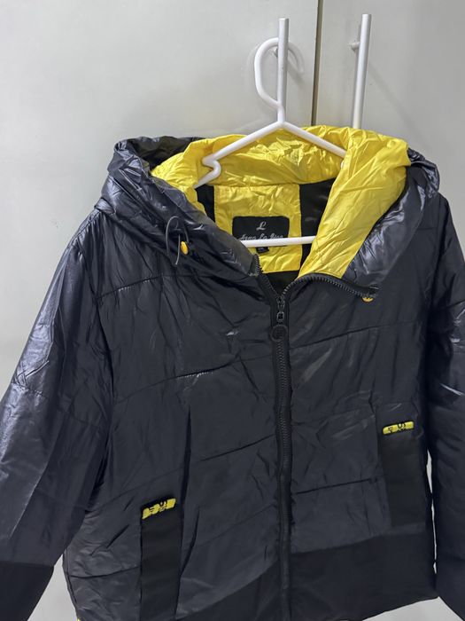 Срочно продам демисезон куртку