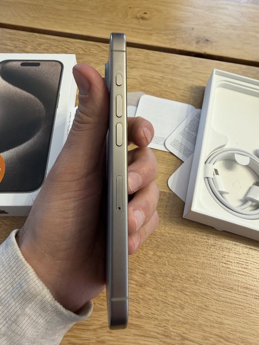 iPhone 15 Pro 256 GB Natural Titanium